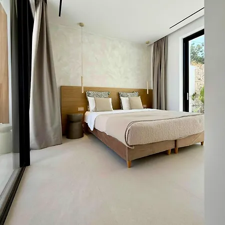 Oliana,infinity Pool & Sea Views, Sauna, Villa