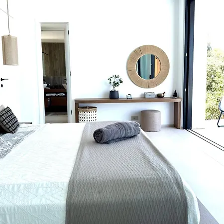 Oliana,infinity Pool & Sea Views, Sauna,