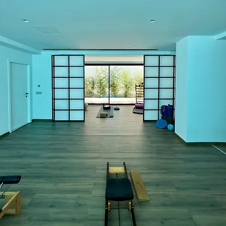 Oliana,infinity Pool & Sea Views, Sauna, Villa