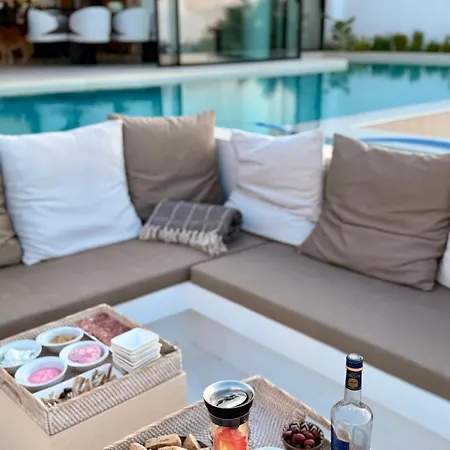 Villa Oliana,infinity Pool & Sea Views, Sauna, *