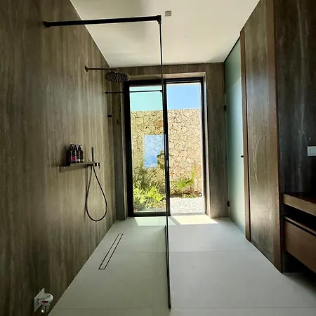 Oliana,infinity Pool & Sea Views, Sauna, Villa