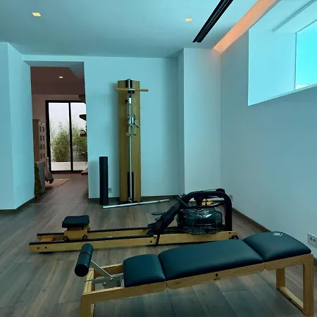 Villa Oliana,infinity Pool & Sea Views, Sauna, *