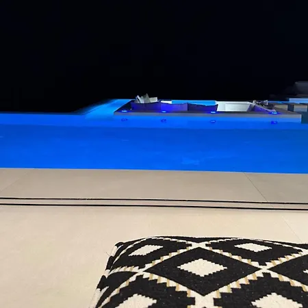 Oliana,infinity Pool & Sea Views, Sauna, *